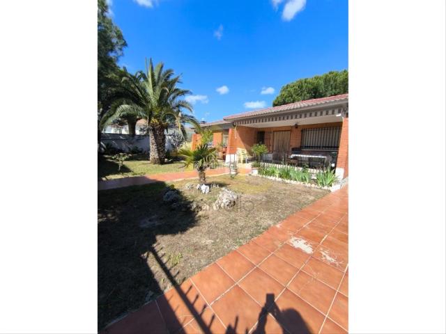 Villa en venta en Carranque
