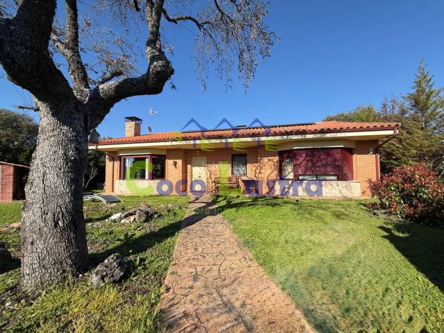 Chalet en venta en Carrascal De Barregas, Castilla y León