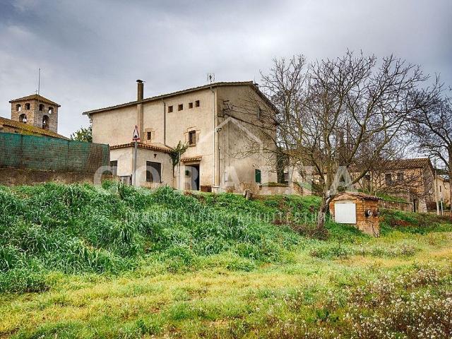 Villa en venta en Cornellà Del Terri, Santa Maria de Camós