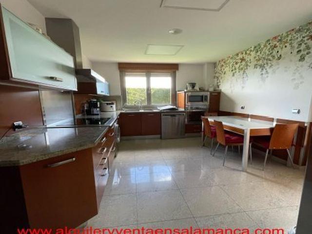 Casa en venta en Castellanos De Moriscos, Urbanización la Almunia
