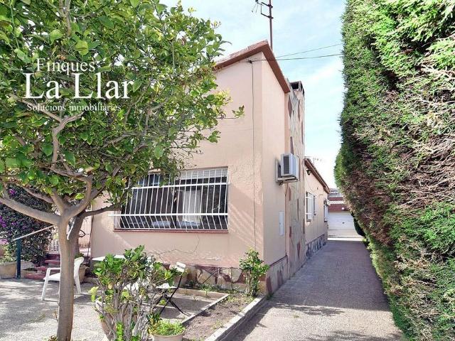 Chalet en venta en Mar-i-sol, Baix Llobregat