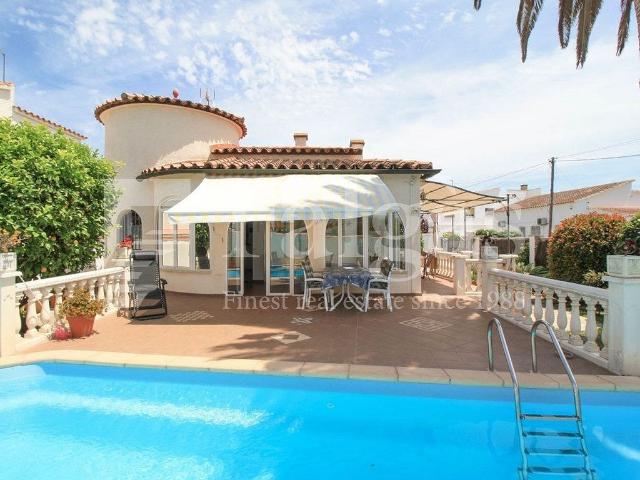 Villa en venta en Pedret I Marzà