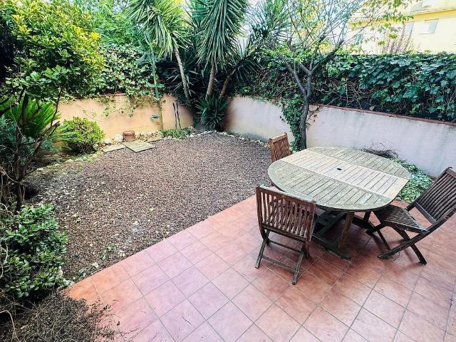 Villa en venta en Castellví De La Marca