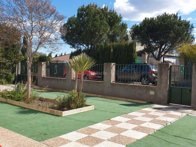 Villa en venta en Castilblanco De Los Arroyos, Urbanización 