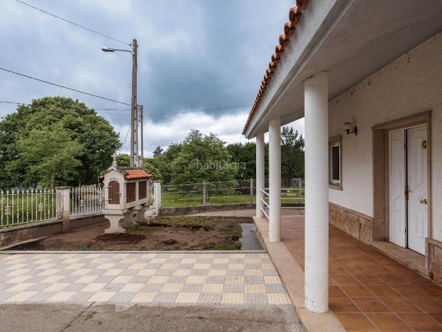 Villa en venta en Castro Caldelas