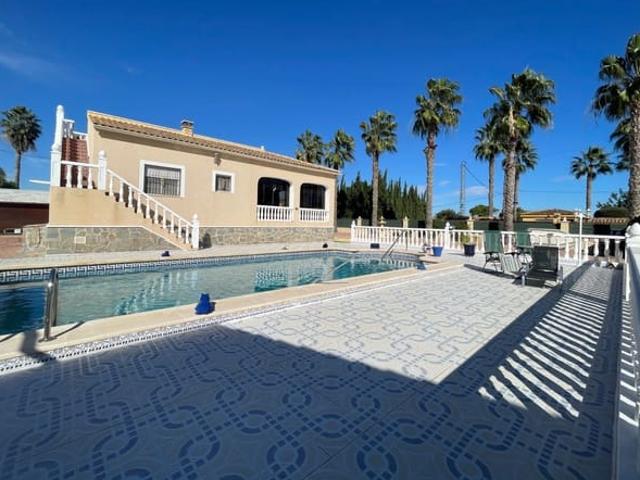 Chalet en venta en Catral, Valencia