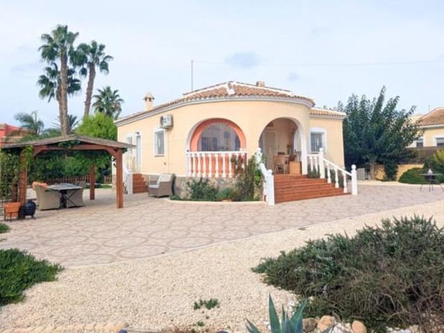 Chalet en venta en Catral, Valencia