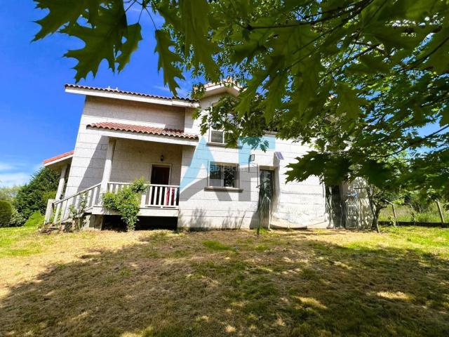 Villa en venta en Celanova, As Lobeiras