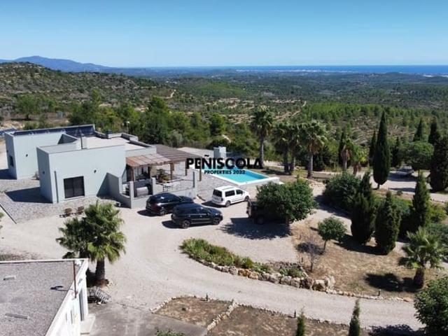 Chalet en venta en Cervera Del Maestre, Valencia