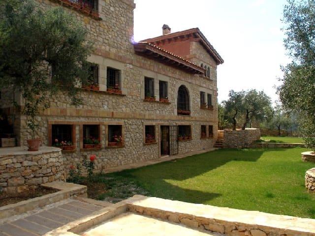 Chalet en venta en Cervera Del Maestre, Valencia