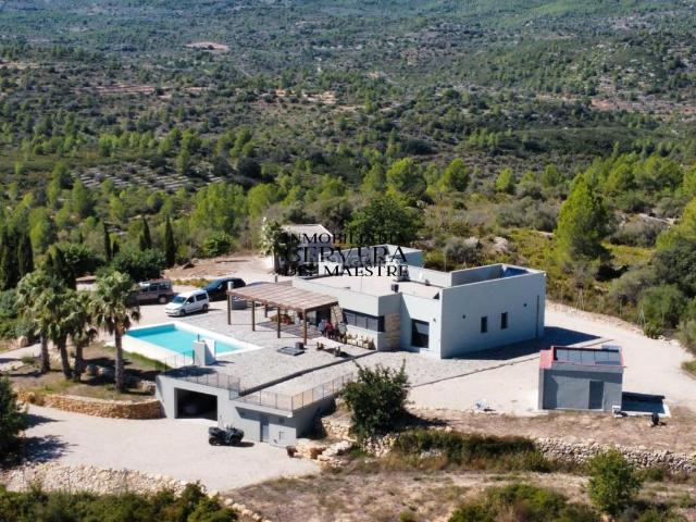 Chalet en venta en Cervera Del Maestre, Valencia
