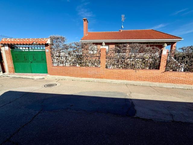 Chalet en venta en Chozas De Canales, Castilla-La Mancha