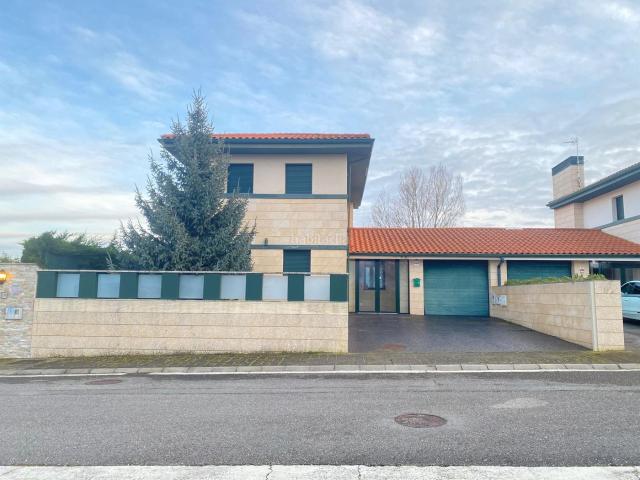 Chalet en venta en Cirueña, La Rioja