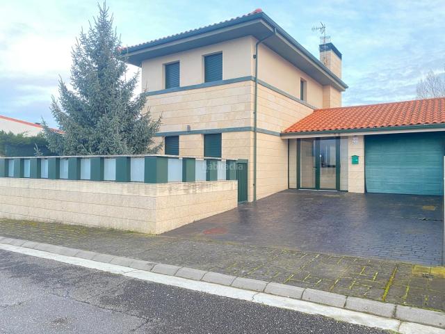 Chalet en venta en Cirueña, La Rioja