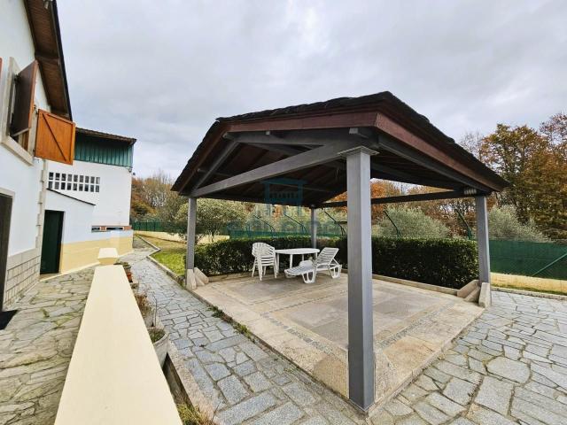 Chalet en venta en Coles, Ourense