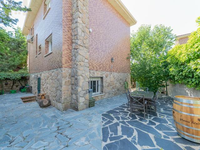 Chalet en venta en Colmenarejo, Madrid