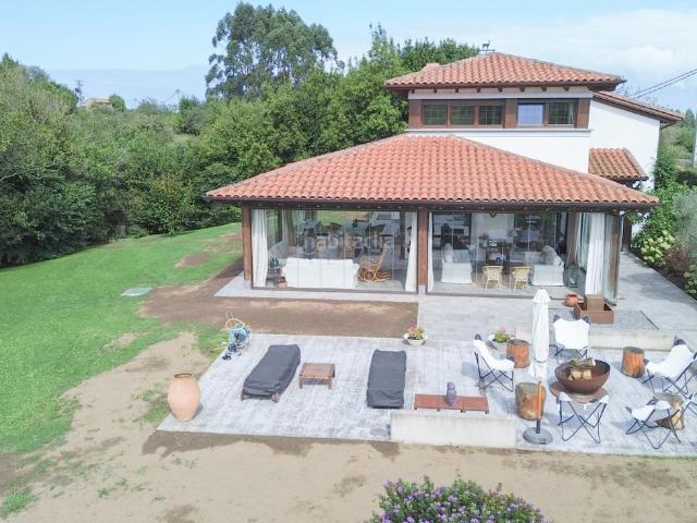 Chalet en venta en El Ferreru, Colunga