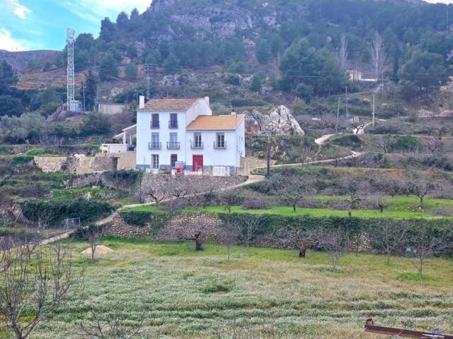 Chalet en venta en Confrides, Alacant / Alicante