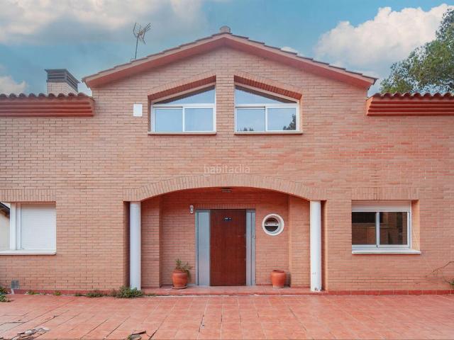 Villa en venta en Corbera De Llobregat