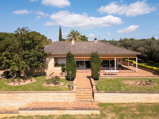 Villa en venta en Cornellà Del Terri, Borgonyà