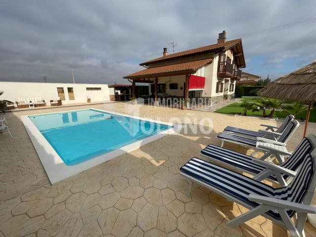 Chalet en venta en Cuzcurrita De Río Tirón, La Rioja