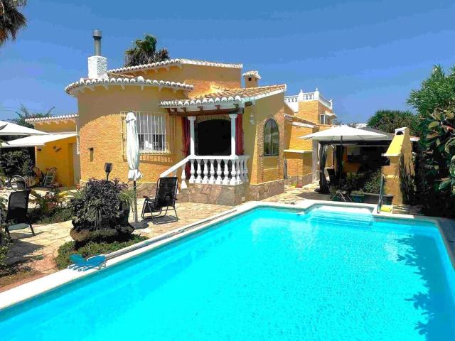 Chalet en venta en Barri París-Pedrera / Camp Roig, Dénia