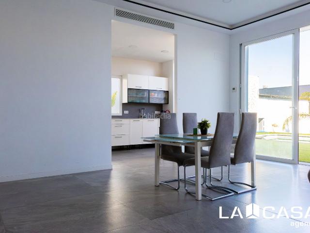 Chalet en venta en Dos Hermanas, Andalucía