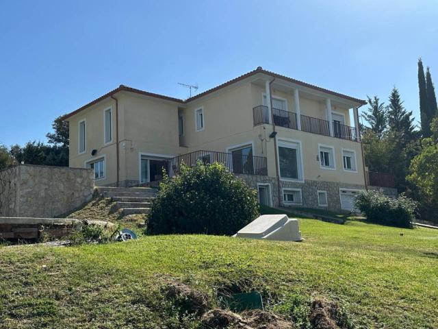 Chalet en venta en Villaviciosa De Odón, Madrid
