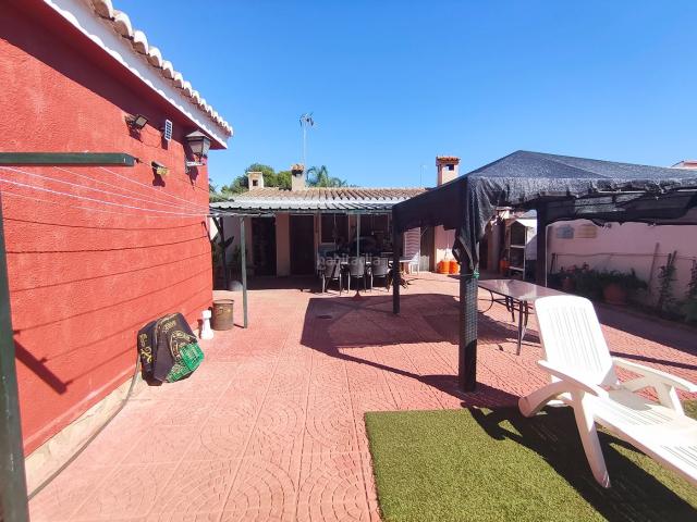 Chalet en venta en Los Almendros, l'Eliana