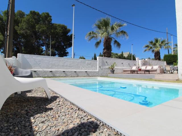 Chalet en venta en Los Almendros, l'Eliana