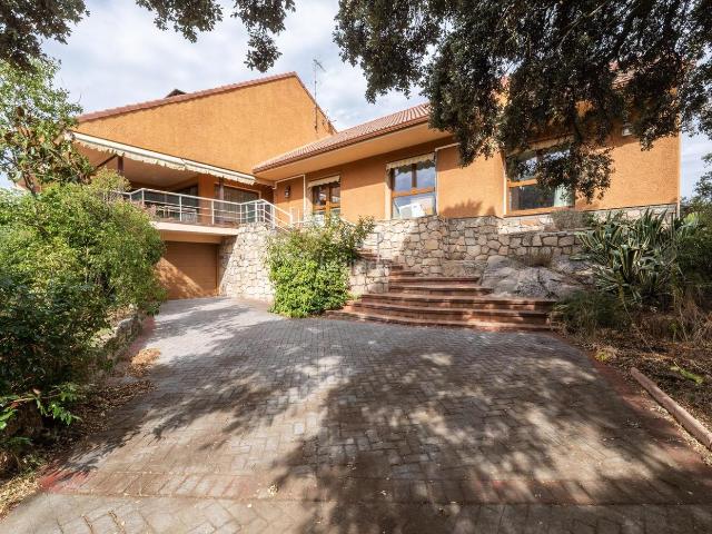 Villa en venta en El Escorial, Urbanización Parque Real