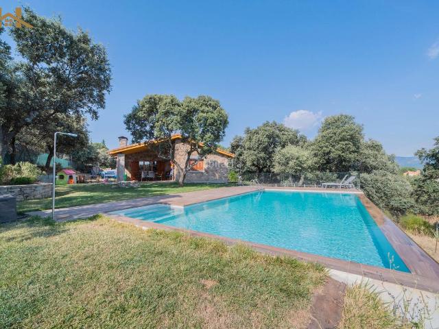 Villa en venta en El Escorial, Urbanización Parque Real