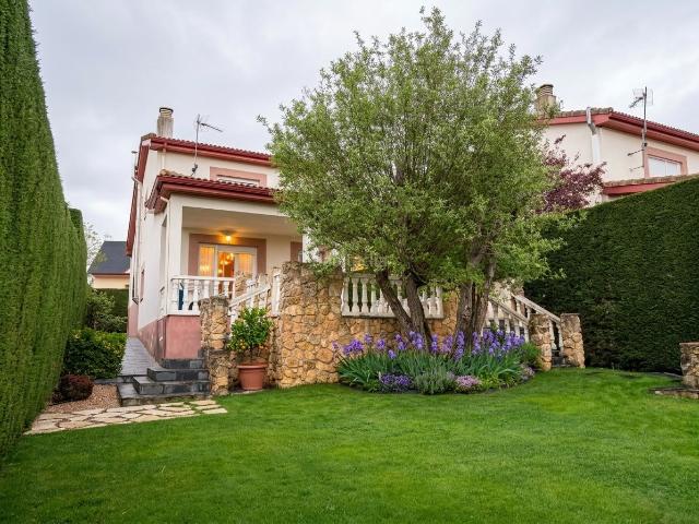 Chalet en venta en Sexmo de El Espinar, El Espinar