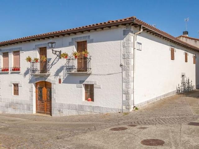 Chalet en venta en Esquíroz, Iruñerria