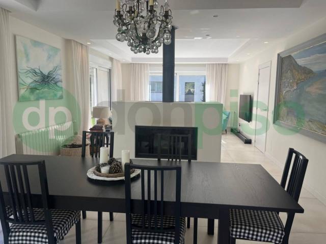 Villa en venta en Robledo De Chavela, Urbanización La Suiza Española