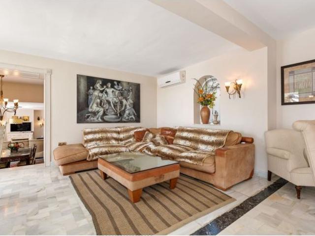 Casa en venta en Barriada Islas Canarias, Costa del Sol Occidental