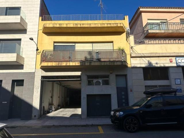 Villa en alquiler en Figueres