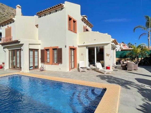 Villa en venta en Finestrat