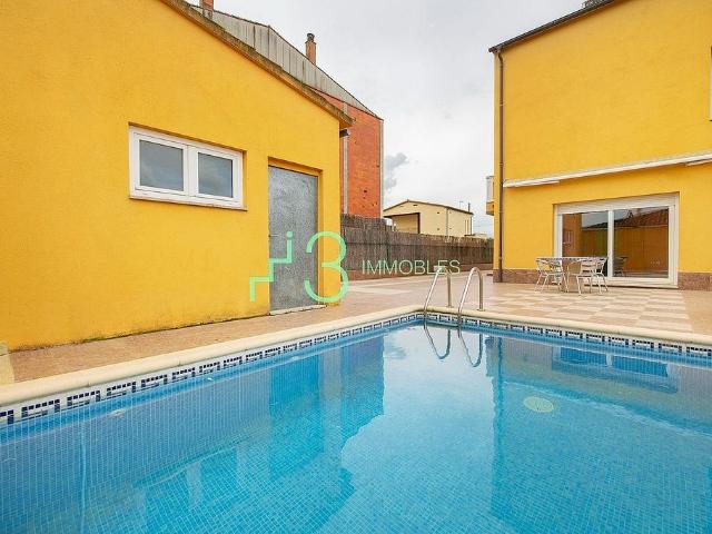 Villa en venta en Flaçà
