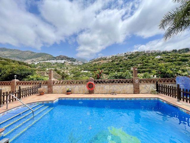 Chalet en venta en Frigiliana, Málaga
