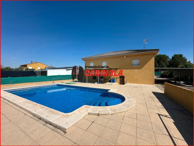 Villa en venta en Fuensalida