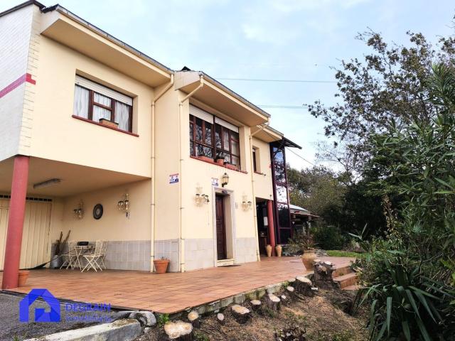 Chalet en venta en Santolaya, Siero