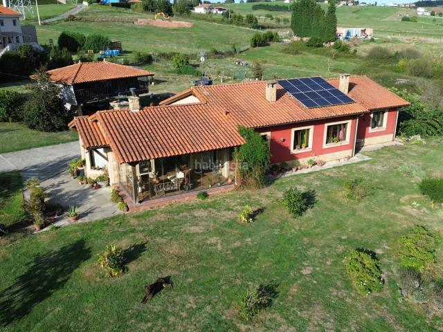 Chalet en venta en Los Laureles, Gozón