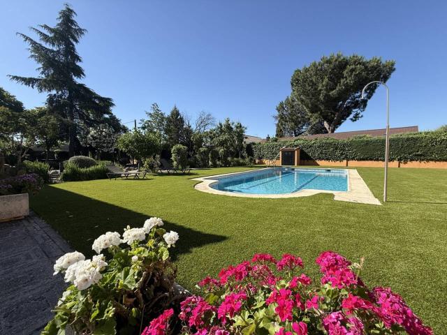 Chalet en venta en Griñón, Madrid