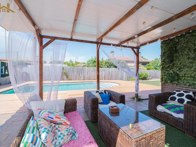 Villa en venta en Griñón