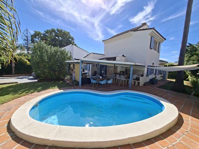 Chalet en venta en Guadacorte, Los Barrios