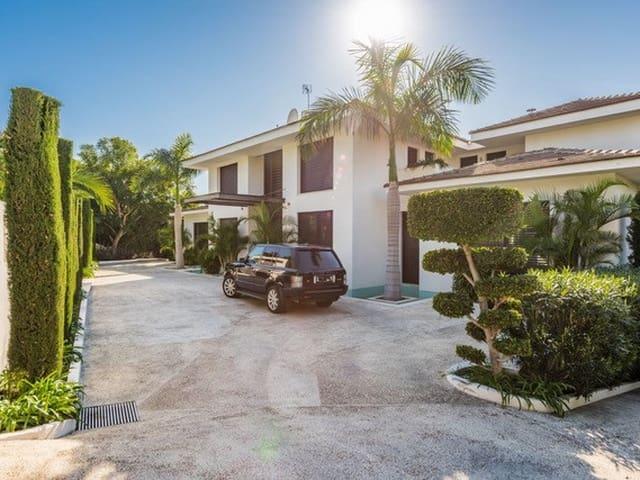 Chalet en venta en Guadalmina, Costa del Sol Occidental