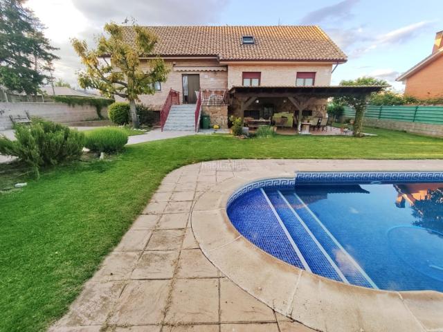 Chalet en venta en Guadarrama, Madrid