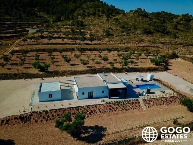 Chalet en venta en Polígono Industrial Bajo Sombra, el Vinalopó Mitjà / El Vinalopó Medio