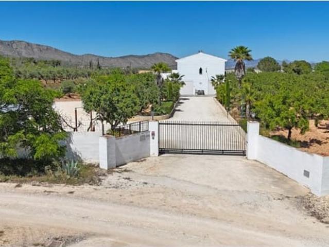 Chalet en venta en Polígono Industrial Bajo Sombra, el Vinalopó Mitjà / El Vinalopó Medio